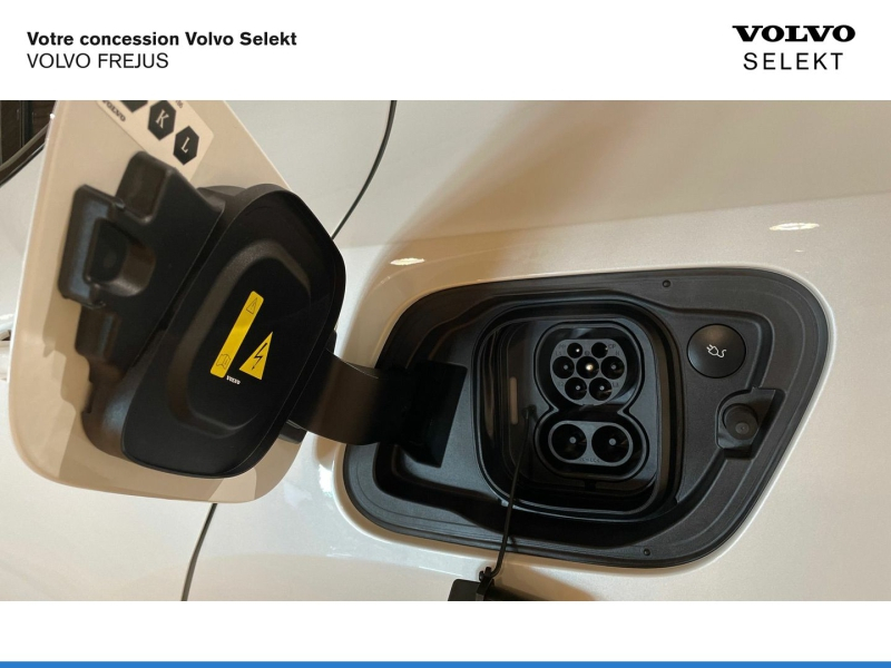 Photo 11 de l’annonce de VOLVO XC40 d’occasion à vendre à Fréjus
