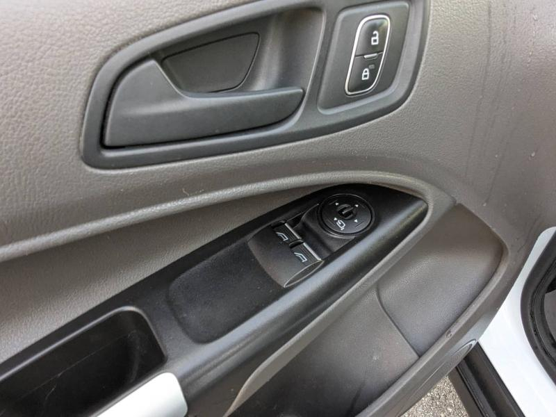 group.seo.links.detann.title Photo 15 de l’annonce de FORD Transit Connect VUL d’occasion à vendre à AUBAGNE