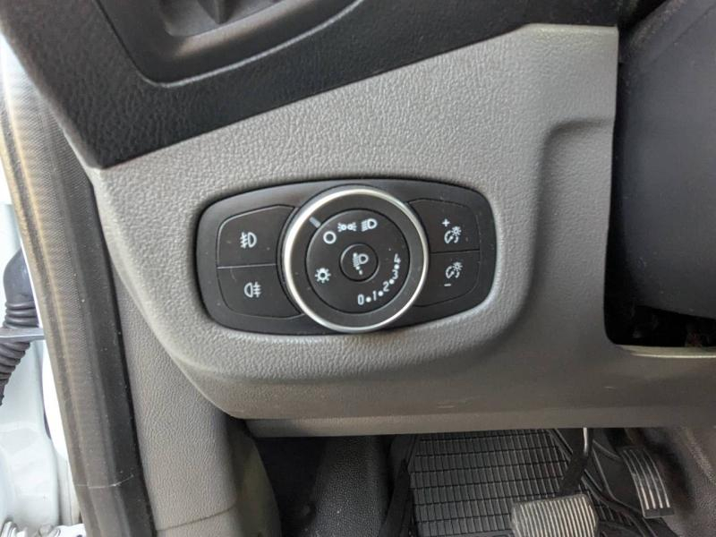 group.seo.links.detann.title Photo 16 de l’annonce de FORD Transit Connect VUL d’occasion à vendre à AUBAGNE