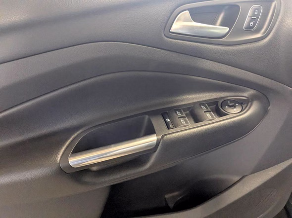FORD Kuga 2.0 TDCi 180ch Stop&Start ST-Line 4x4 Powershift Euro6.2 - Miniature 9