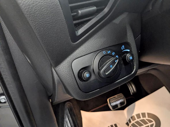 FORD Kuga 2.0 TDCi 180ch Stop&Start ST-Line 4x4 Powershift Euro6.2 - Miniature 10