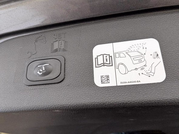 FORD Kuga 2.0 TDCi 180ch Stop&Start ST-Line 4x4 Powershift Euro6.2 - Miniature 17