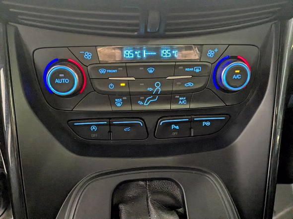 FORD Kuga 2.0 TDCi 180ch Stop&Start ST-Line 4x4 Powershift Euro6.2 - Miniature 21