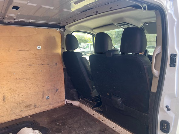 RENAULT Trafic Fg L1H1 2T8 2.0 Blue dCi 150ch Grand Confort - Miniature 9