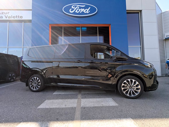 FORD Tourneo Custom 340 L2H1 2.5 Duratec 232ch Hybride rechargeable Titanium X CVT - Vue 3