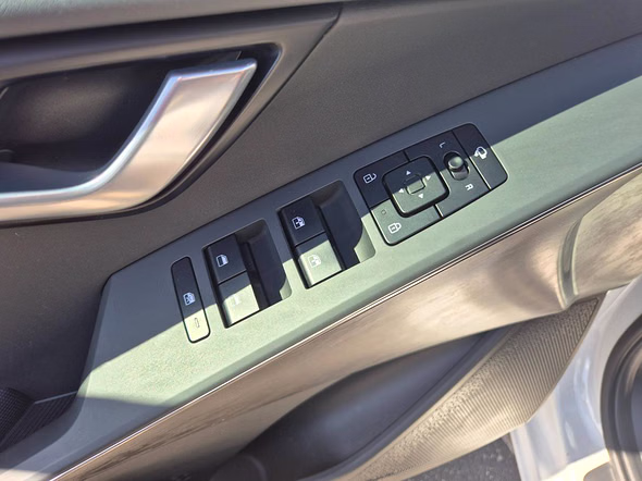 KIA Niro 1.6 GDi 141ch HEV Premium DCT6 - Miniature 8