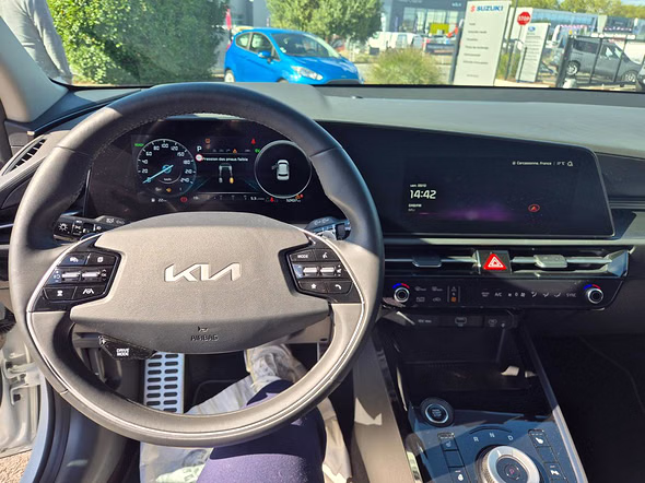 KIA Niro 1.6 GDi 141ch HEV Premium DCT6 - Miniature 10