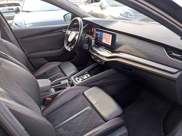 SKODA Octavia 2.0 TSI 245ch RS DSG7 - Miniature 11