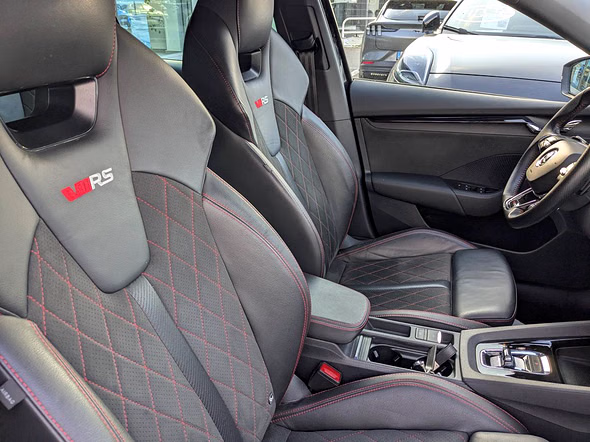 SKODA Octavia 2.0 TSI 245ch RS DSG7 - Miniature 12