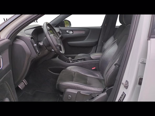 VOLVO XC40 T5 Twin Engine 180 + 82ch R-Design DCT 7 - Miniature 9