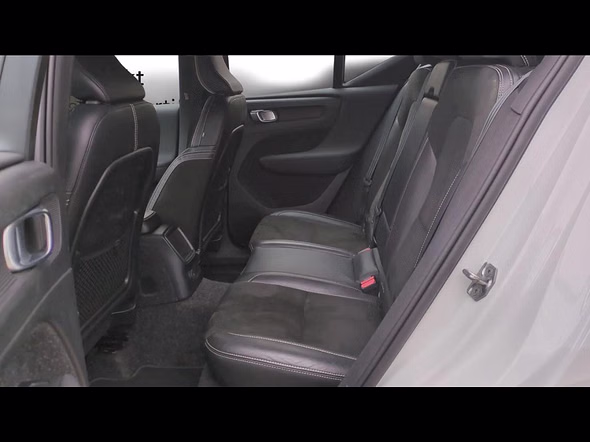 VOLVO XC40 T5 Twin Engine 180 + 82ch R-Design DCT 7 - Miniature 10