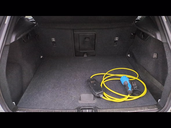 VOLVO XC40 T5 Twin Engine 180 + 82ch R-Design DCT 7 - Miniature 11