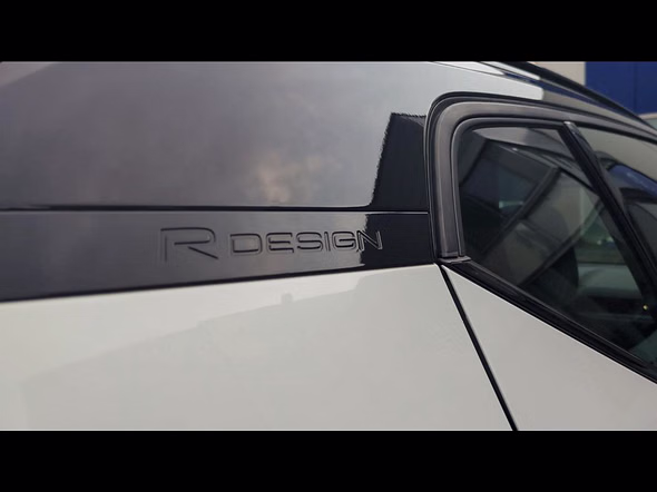 VOLVO XC40 T5 Twin Engine 180 + 82ch R-Design DCT 7 - Miniature 16