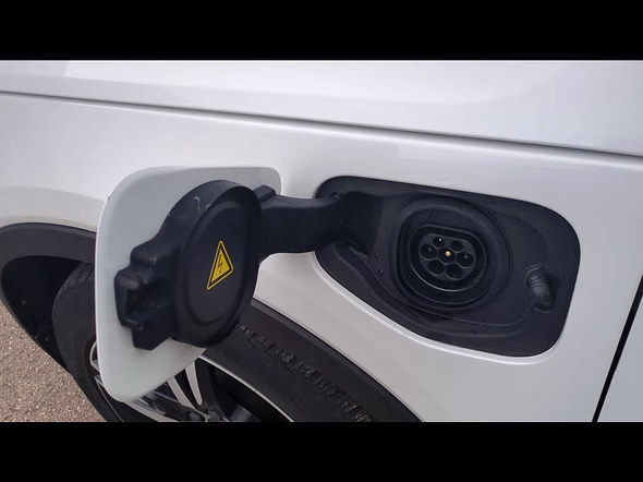 VOLVO XC40 T5 Twin Engine 180 + 82ch R-Design DCT 7 - Miniature 21