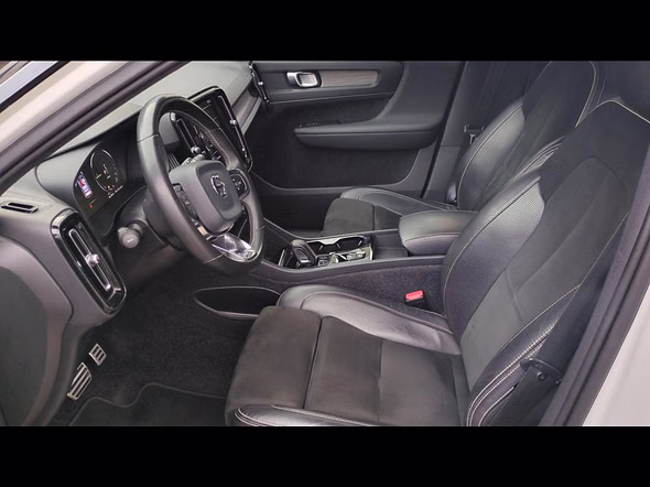 VOLVO XC40 T5 Twin Engine 180 + 82ch R-Design DCT 7 - Miniature 25