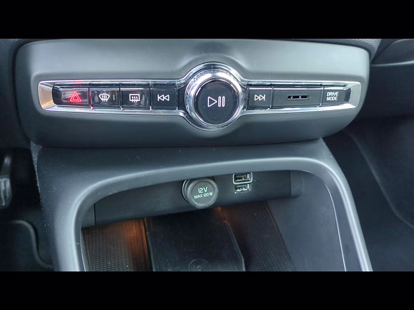 VOLVO XC40 T5 Recharge 180 + 82ch Start DCT 7 - Miniature 25