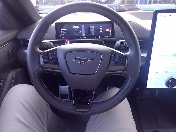 FORD Mustang Mach-E Extended Range 99kWh 487ch GT AWD - Vue 4