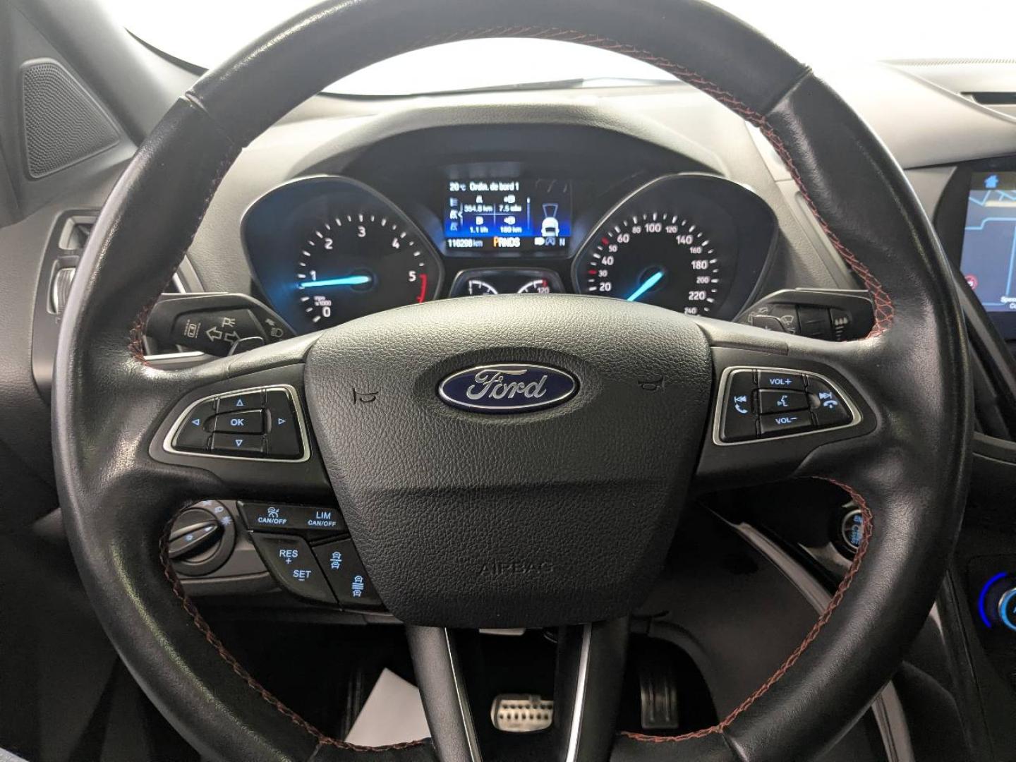 FORD Kuga 2.0 TDCi 180ch Stop&Start ST-Line 4x4 Powershift Euro6.2 - Photo 18