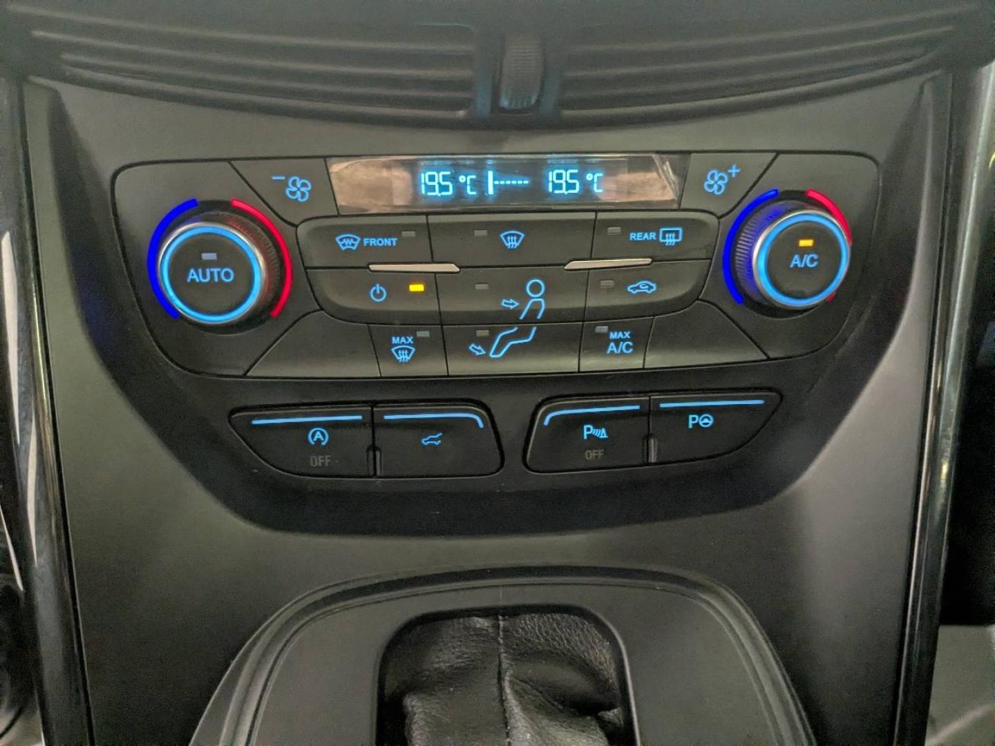 FORD Kuga 2.0 TDCi 180ch Stop&Start ST-Line 4x4 Powershift Euro6.2 - Photo 21