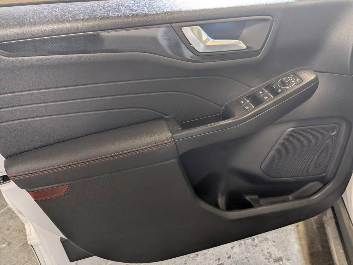 FORD Kuga 2.5 Duratec 190ch FHEV ST-Line X BVA i-AWD - Photo 9