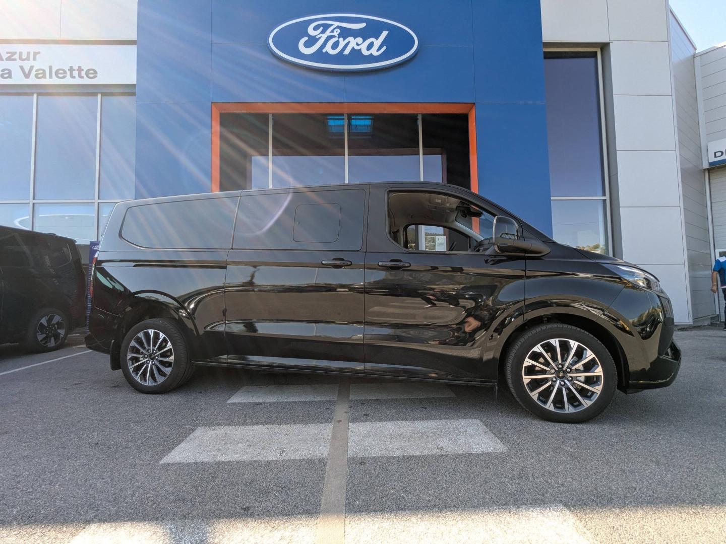 FORD Tourneo Custom 340 L2H1 2.5 Duratec 232ch Hybride rechargeable Titanium X CVT - Photo 3