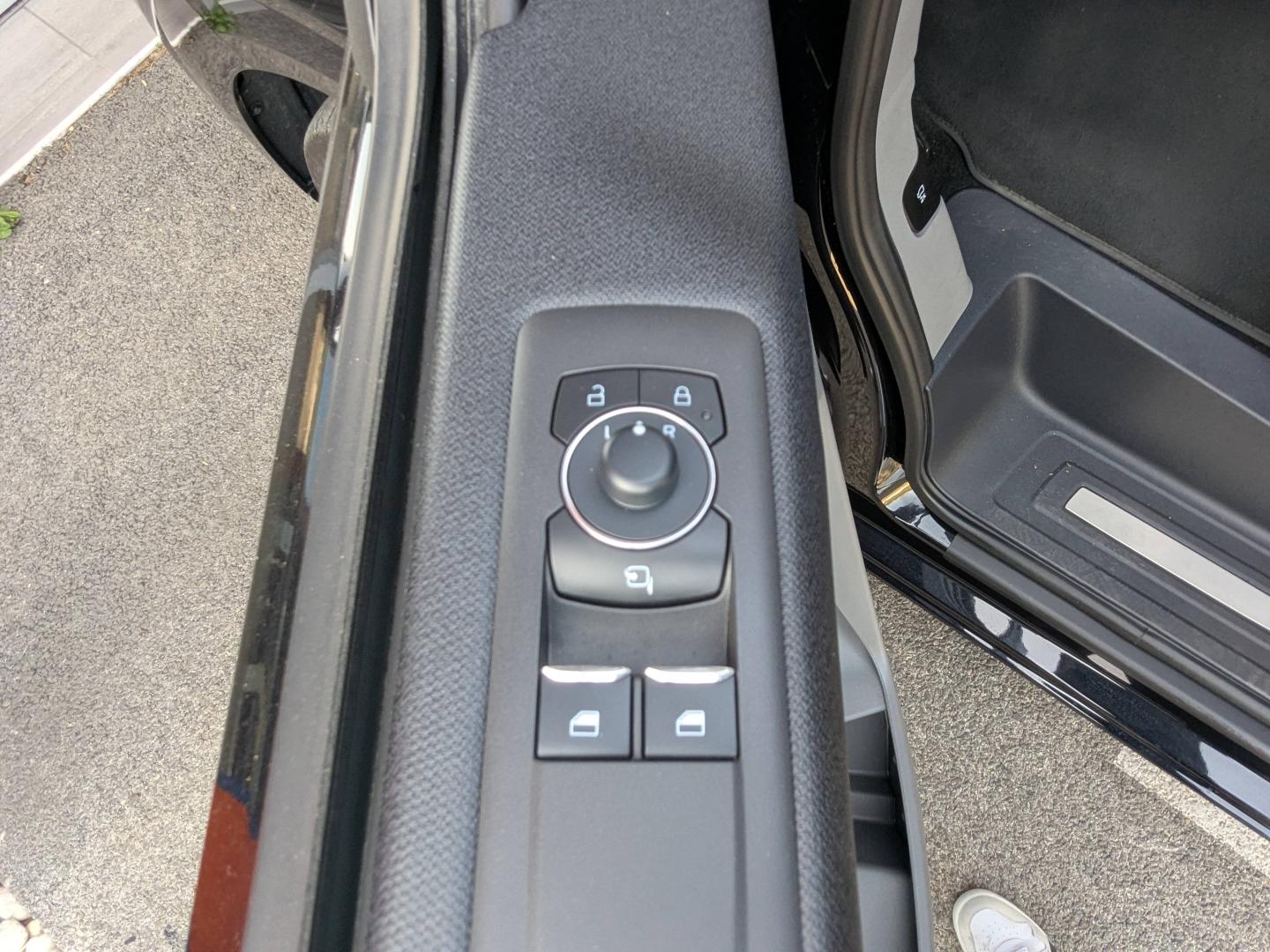 FORD Tourneo Custom 340 L2H1 2.5 Duratec 232ch Hybride rechargeable Titanium X CVT - Photo 8