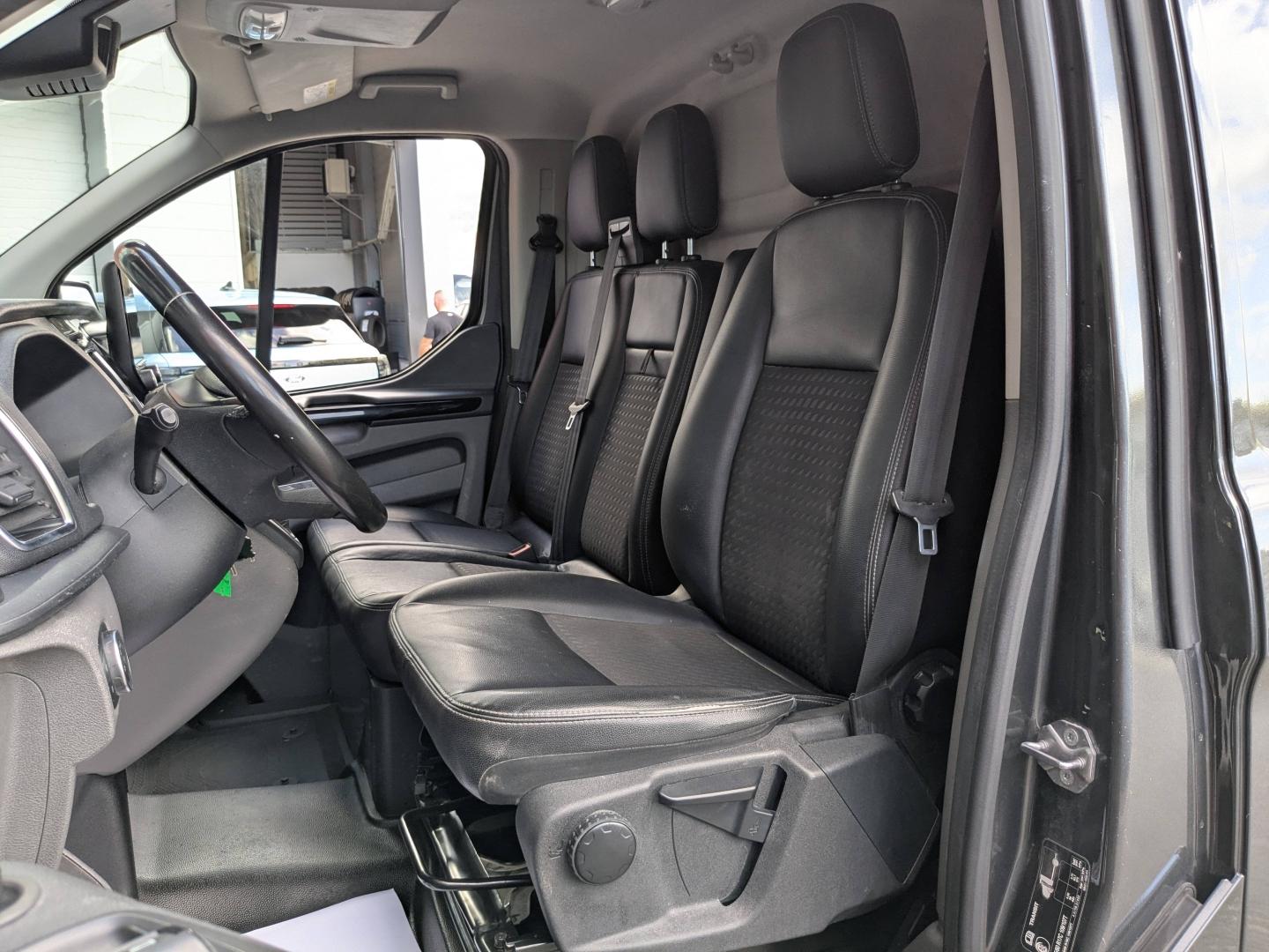 FORD Transit Custom Fg 320 L2H1 2.0 EcoBlue 170 Sport BVA6 - Photo 15