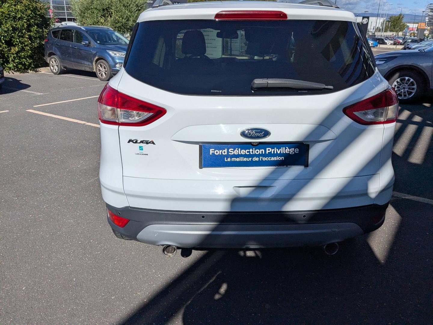FORD Kuga 2.0 TDCi 150ch Titanium 4x4 PowerShift - Photo 4