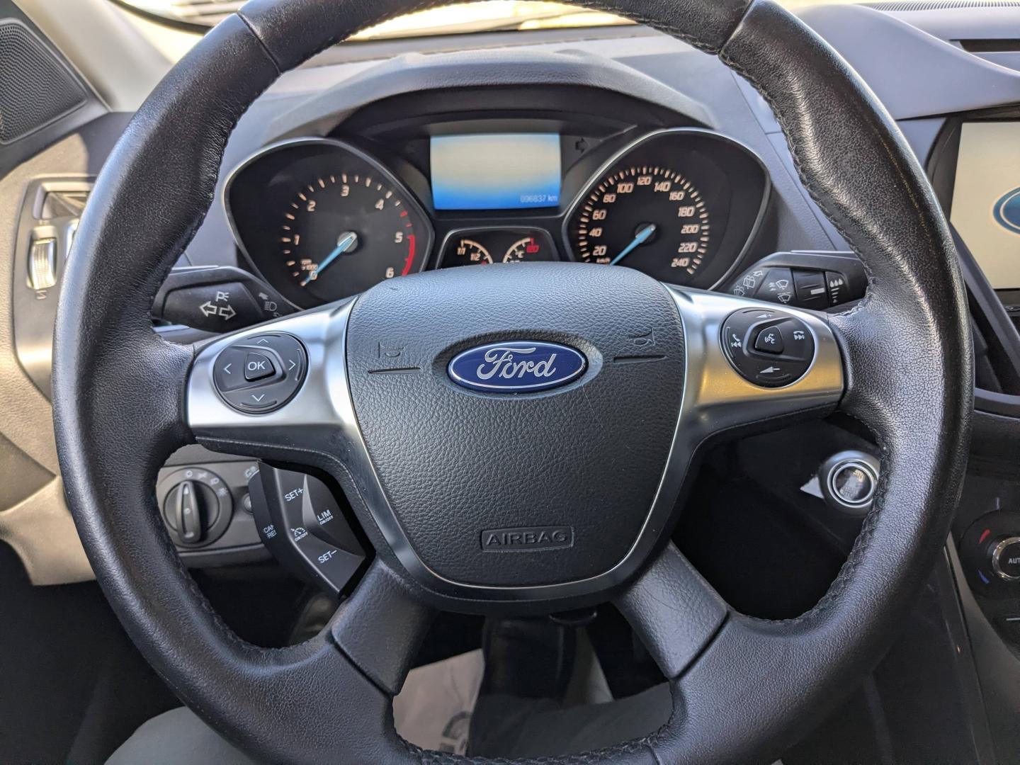 FORD Kuga 2.0 TDCi 150ch Titanium 4x4 PowerShift - Photo 9