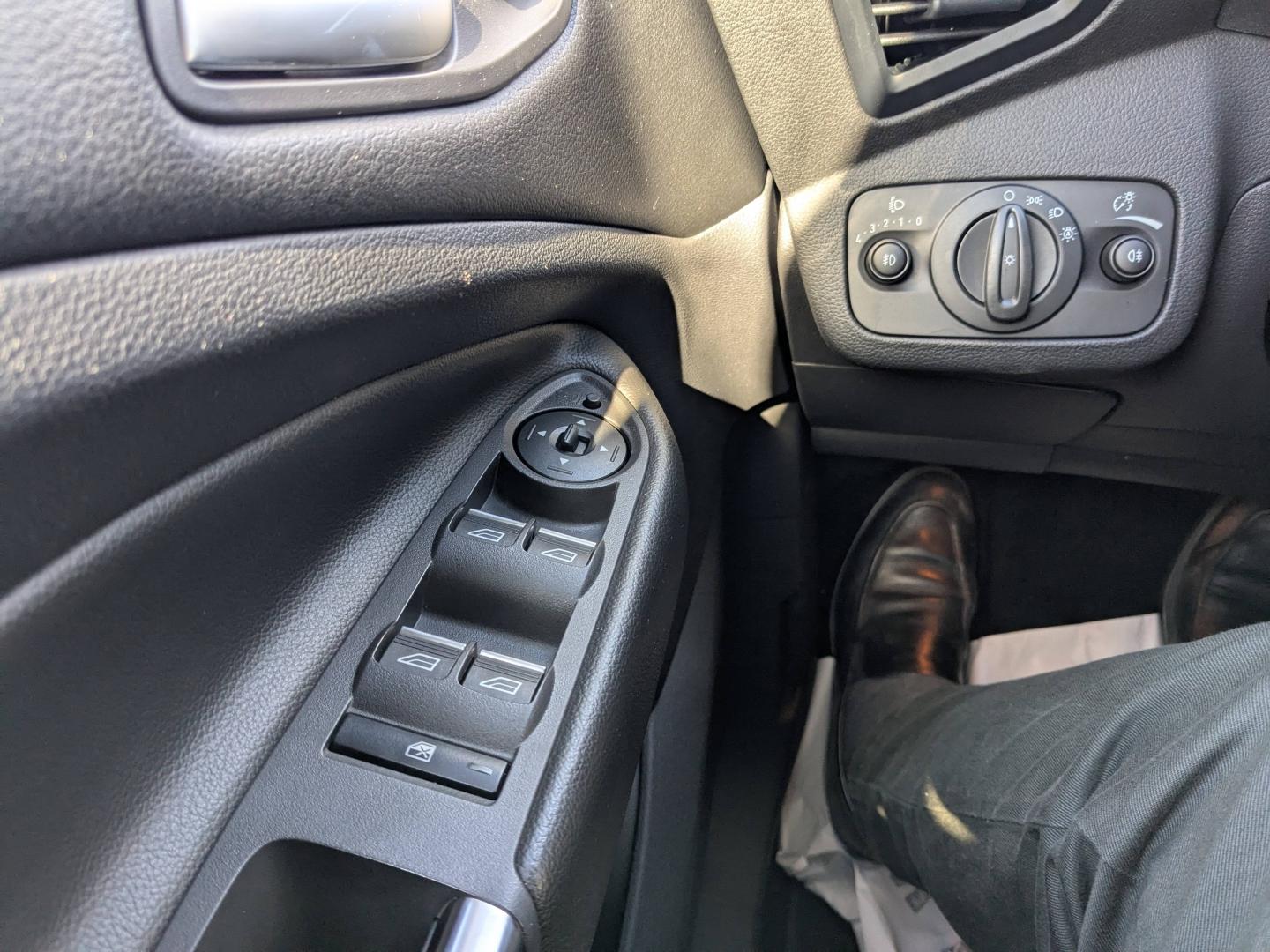FORD Kuga 2.0 TDCi 150ch Titanium 4x4 PowerShift - Photo 14