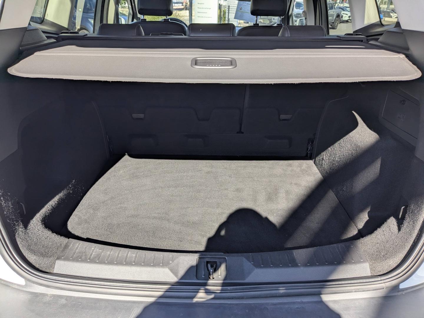 FORD Kuga 2.0 TDCi 150ch Titanium 4x4 PowerShift - Photo 18