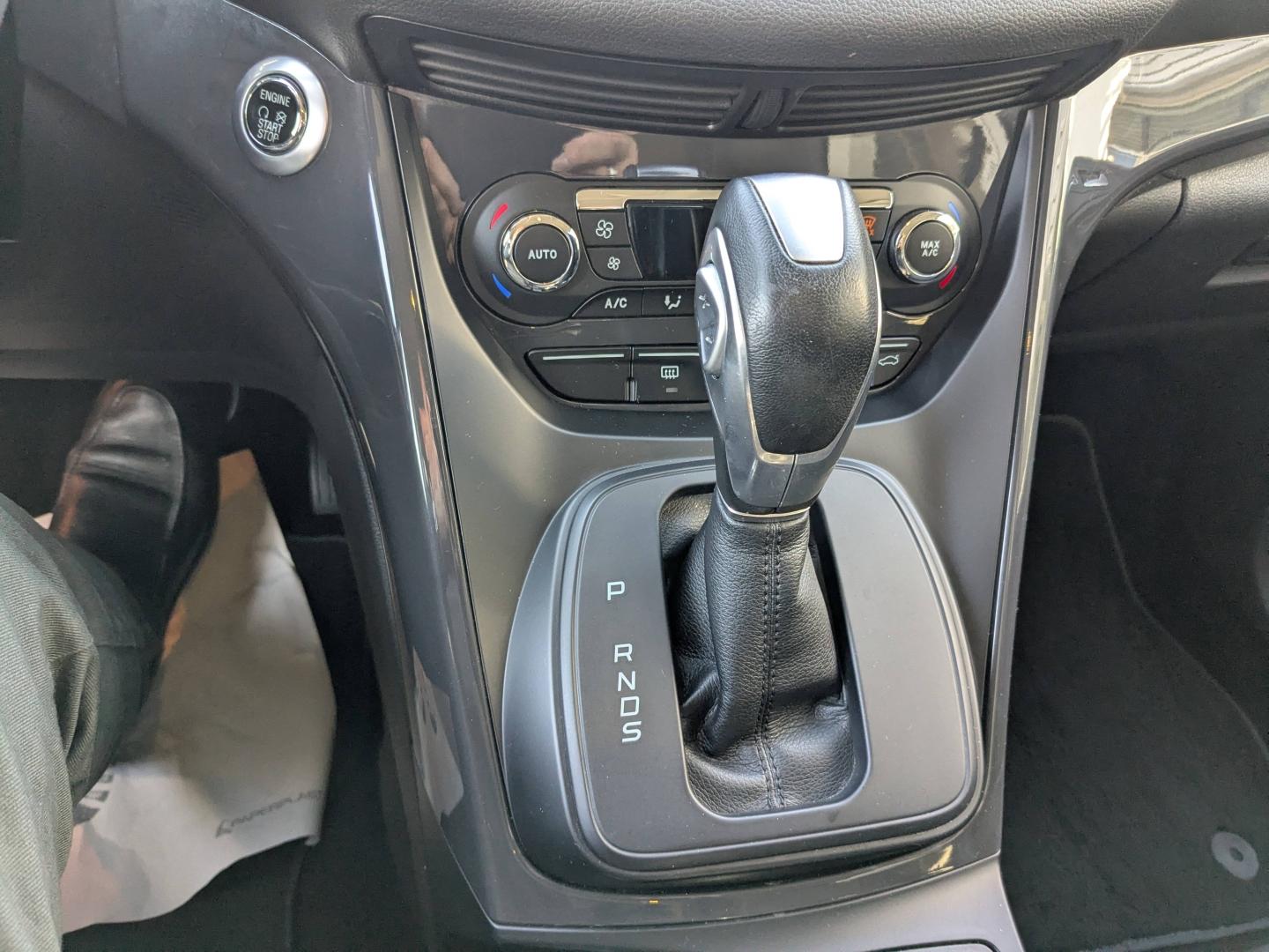 FORD Kuga 2.0 TDCi 150ch Titanium 4x4 PowerShift - Photo 19