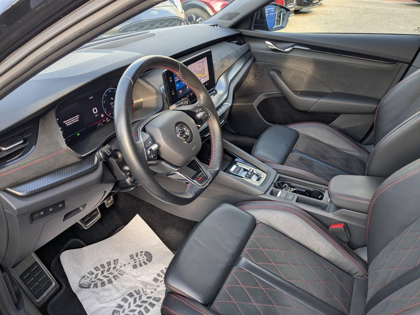 SKODA Octavia 2.0 TSI 245ch RS DSG7 - Photo 8