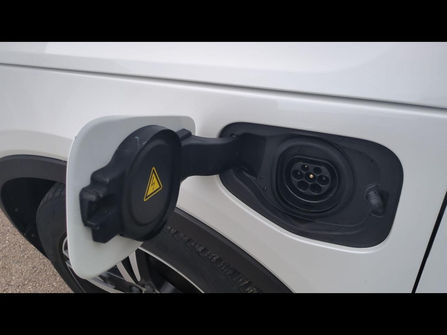 VOLVO XC40 T5 Twin Engine 180 + 82ch R-Design DCT 7 - Photo 21