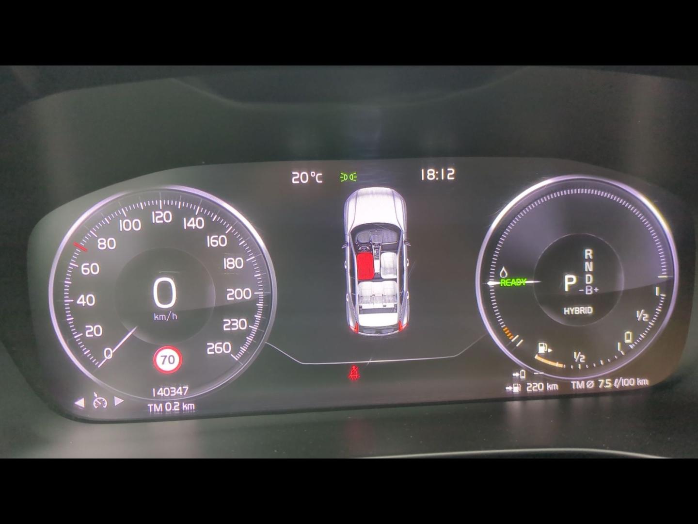 VOLVO XC40 T5 Twin Engine 180 + 82ch R-Design DCT 7 - Photo 26