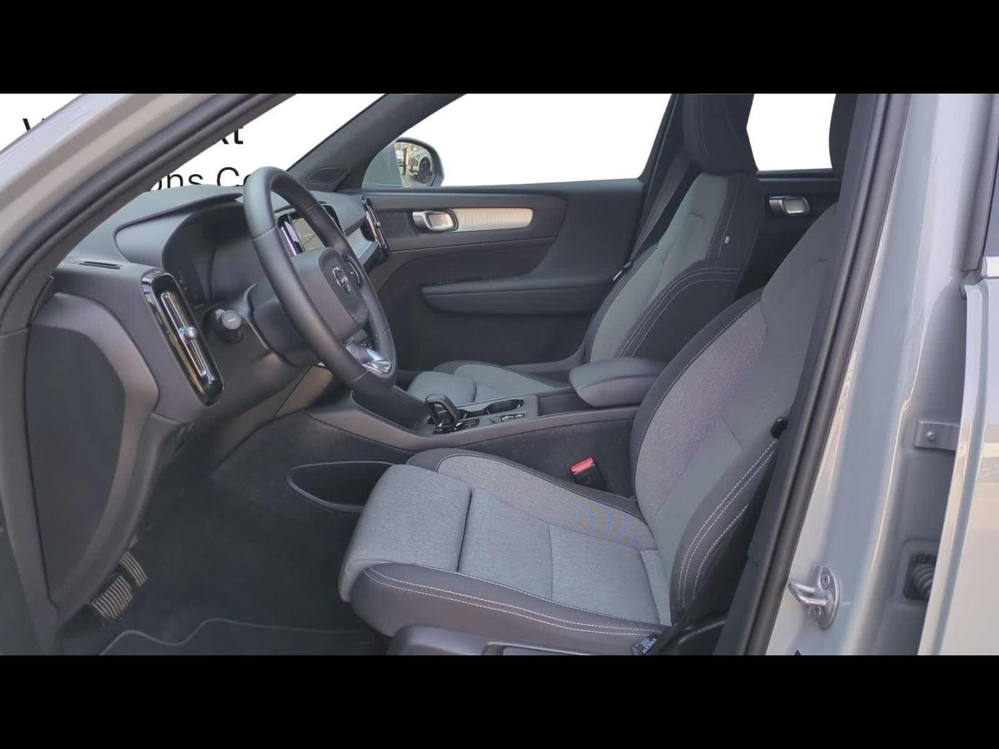VOLVO XC40 T5 Recharge 180 + 82ch Start DCT 7 - Photo 9