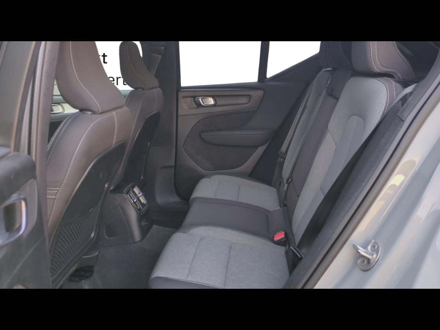 VOLVO XC40 T5 Recharge 180 + 82ch Start DCT 7 - Photo 10