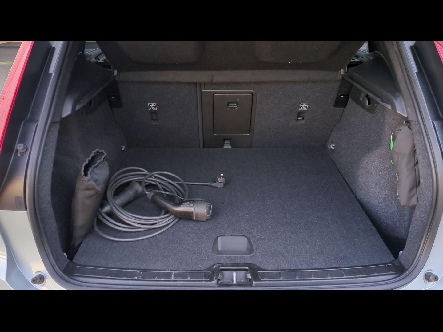 VOLVO XC40 T5 Recharge 180 + 82ch Start DCT 7 - Photo 11