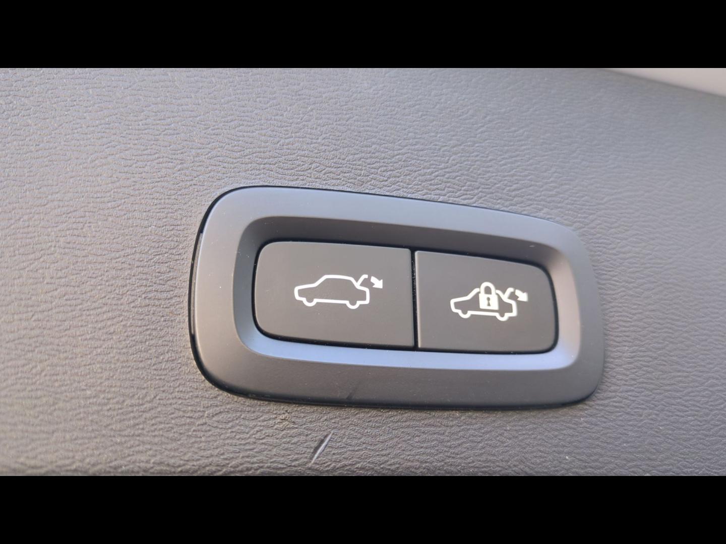 VOLVO XC40 T5 Recharge 180 + 82ch Start DCT 7 - Photo 13