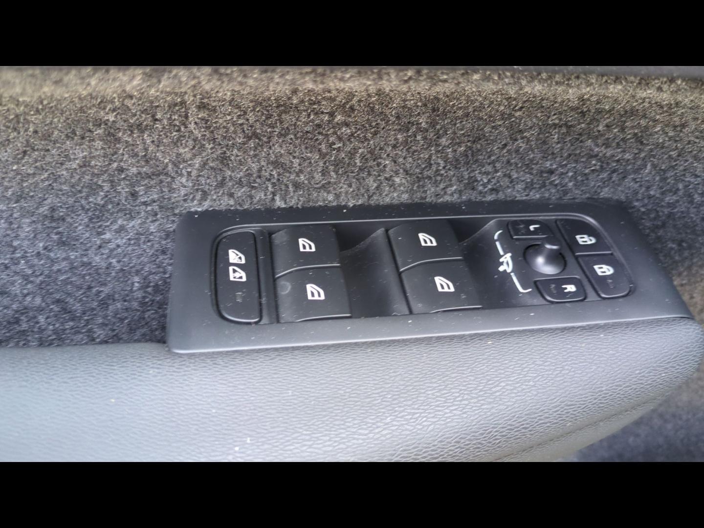 VOLVO XC40 T5 Recharge 180 + 82ch Start DCT 7 - Photo 23