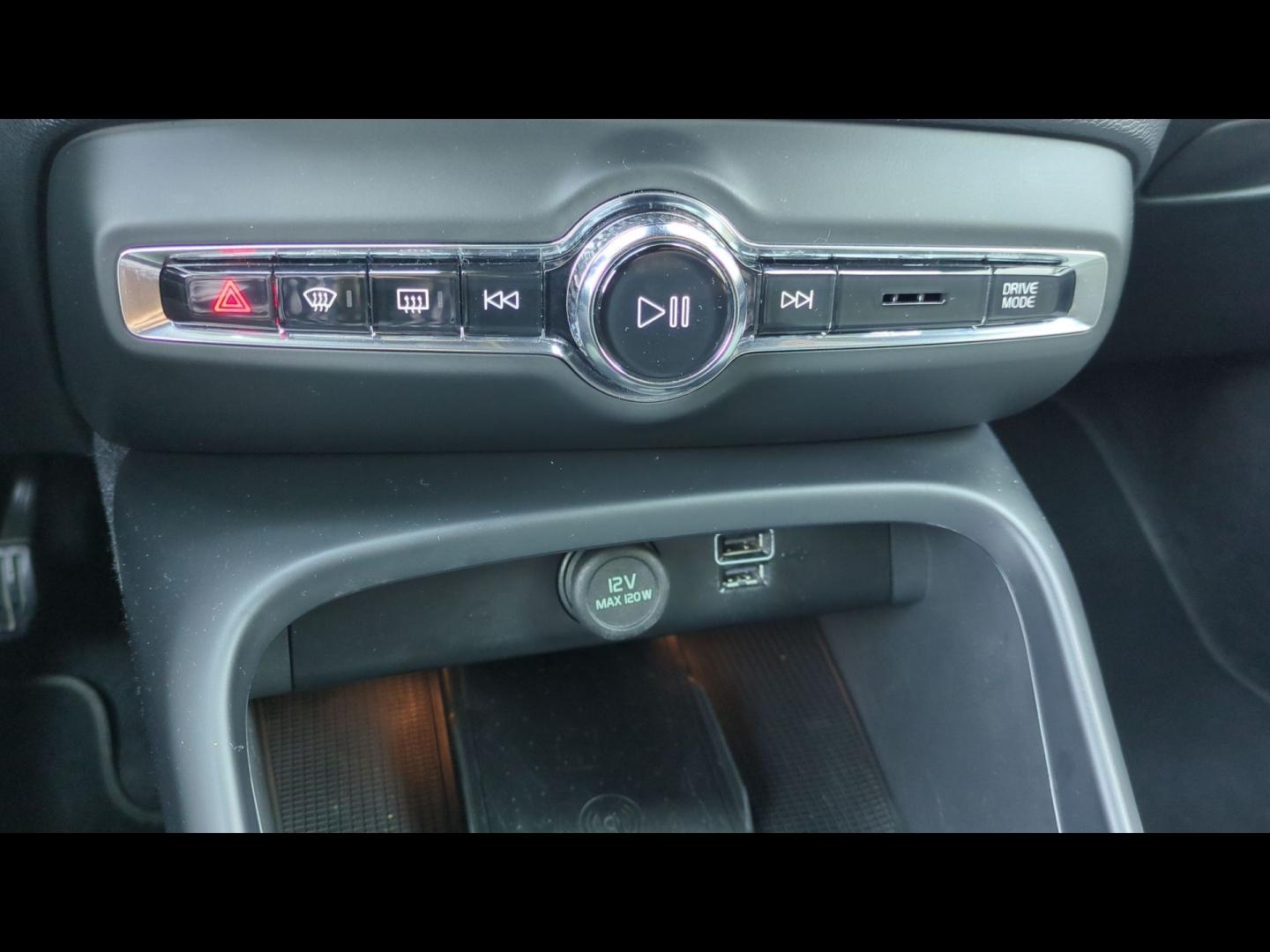 VOLVO XC40 T5 Recharge 180 + 82ch Start DCT 7 - Photo 25