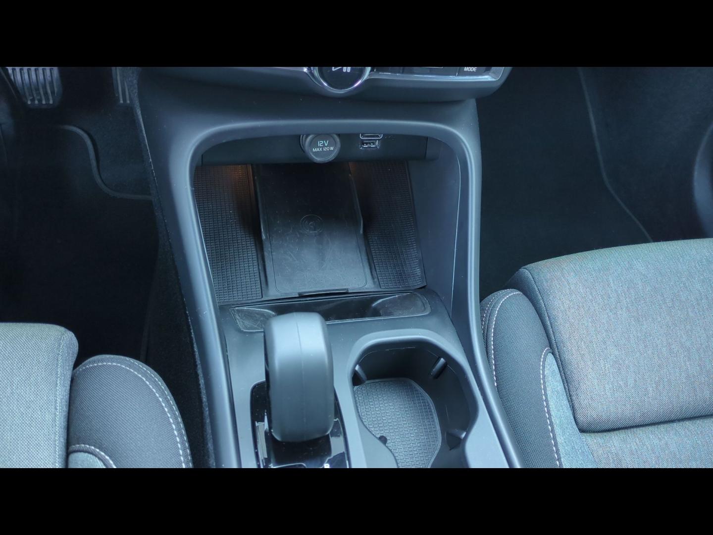 VOLVO XC40 T5 Recharge 180 + 82ch Start DCT 7 - Photo 26