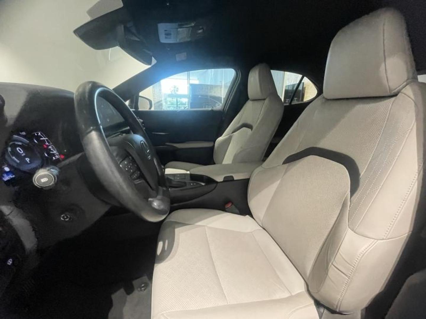 LEXUS UX 250h 4WD Luxe Plus  MY22 - Photo 16