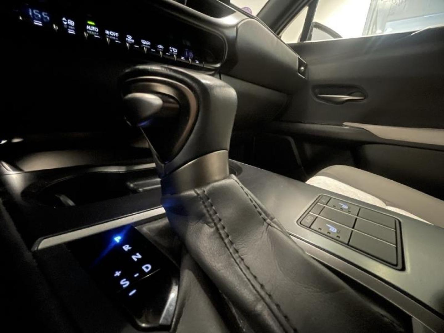 LEXUS UX 250h 4WD Luxe Plus  MY22 - Photo 23