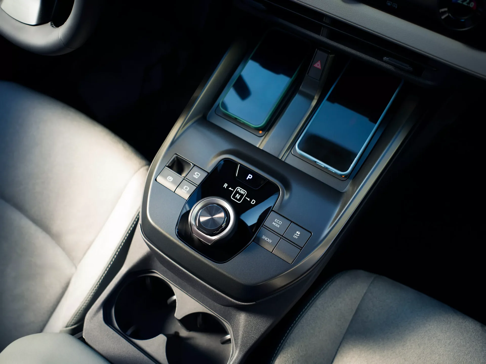 Nouveau Toyota C-HR+ intérieur 4
