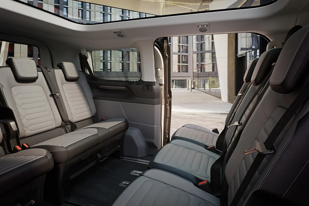 E-Tourneo Custom intérieur 3