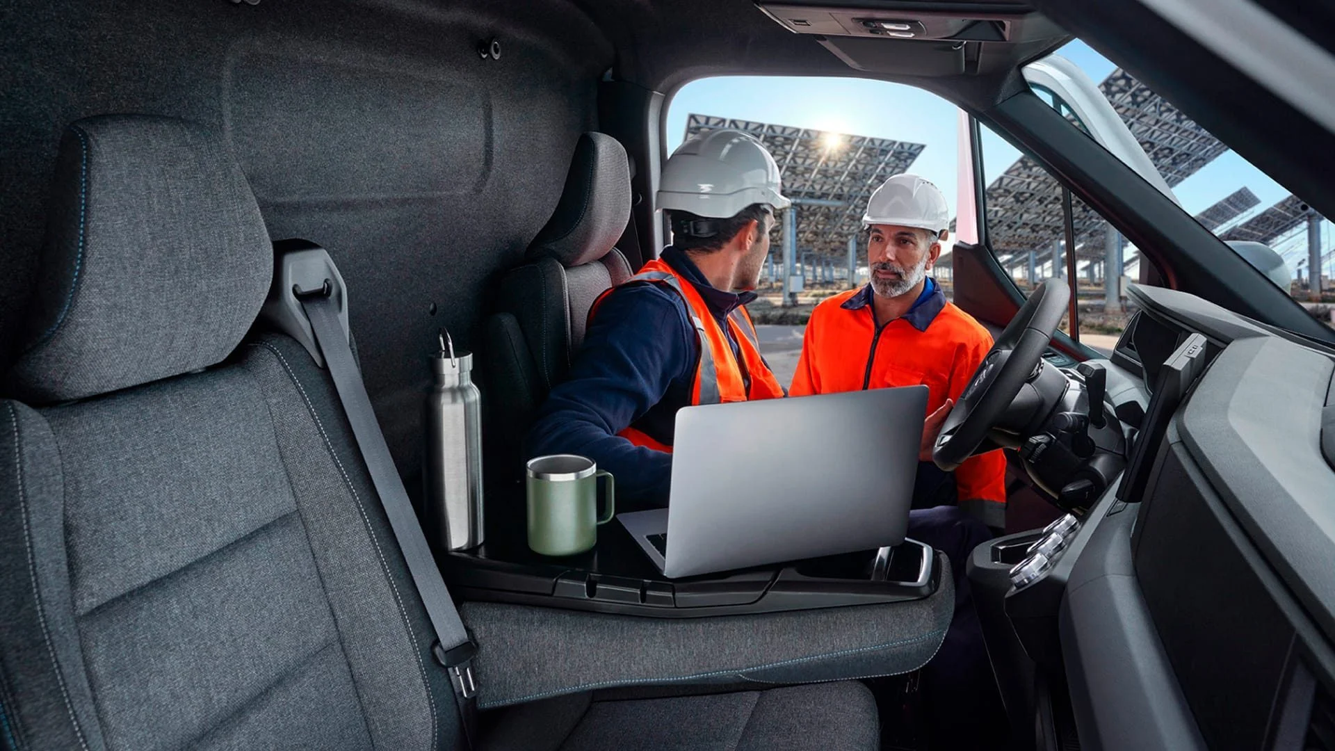 Nissan Interstar intérieur