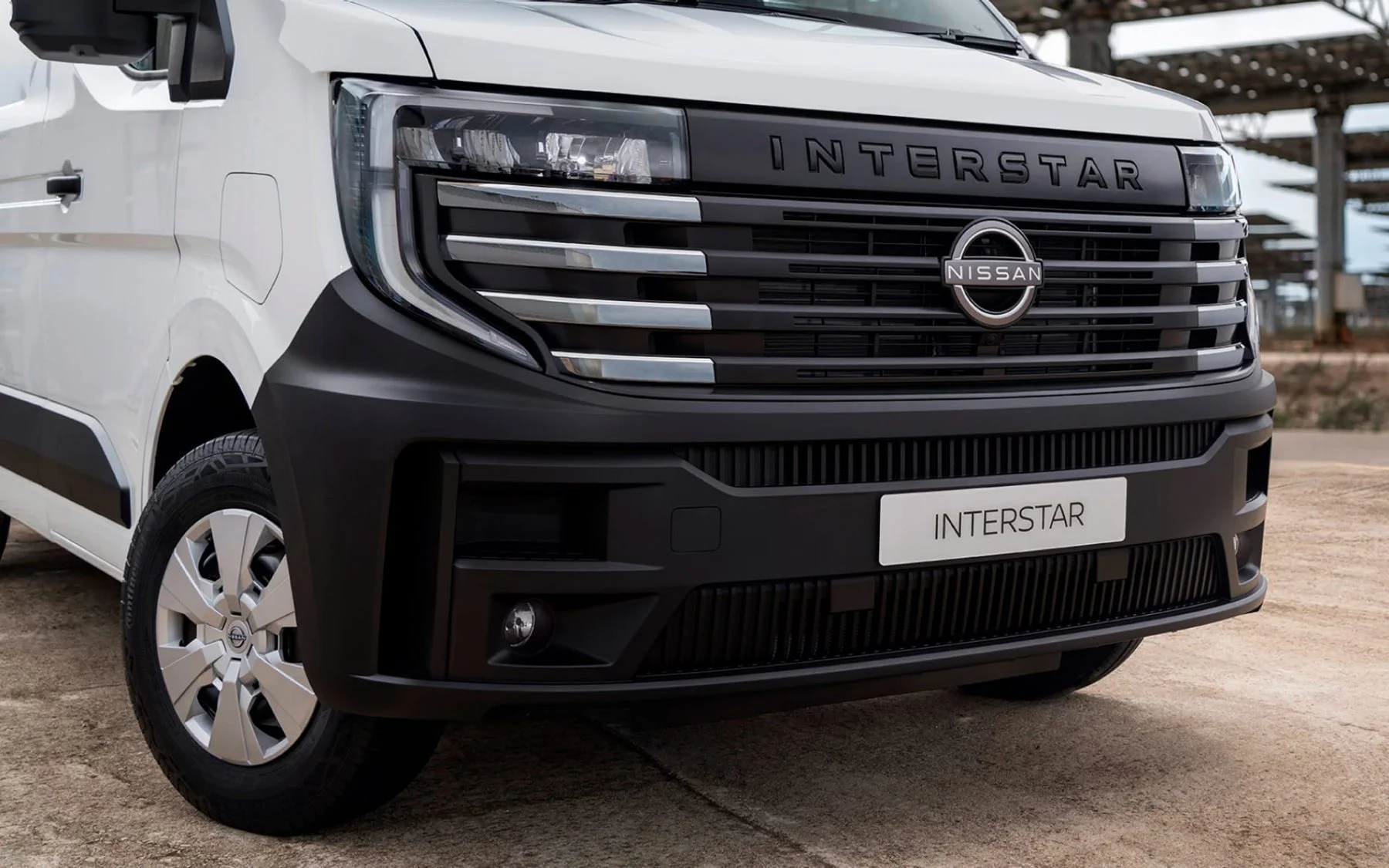 Nissan Interstar extérieur