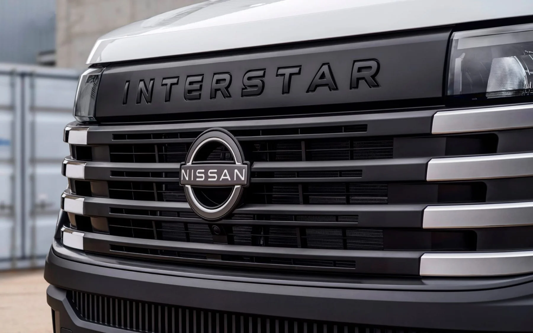 Nissan Interstar extérieur 2