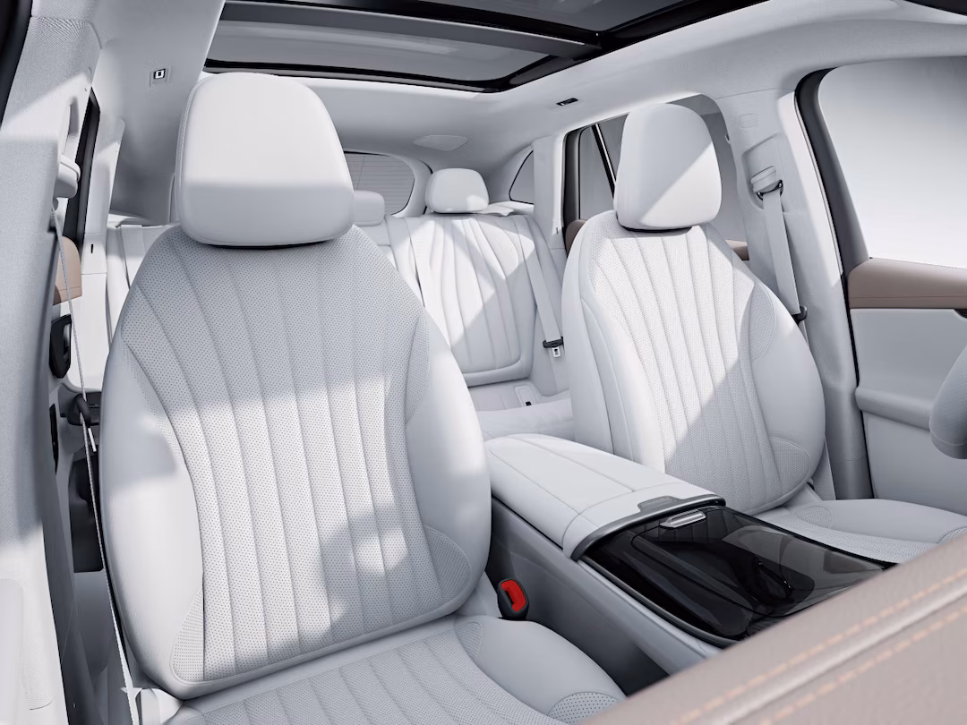 EQE SUV intérieur 4